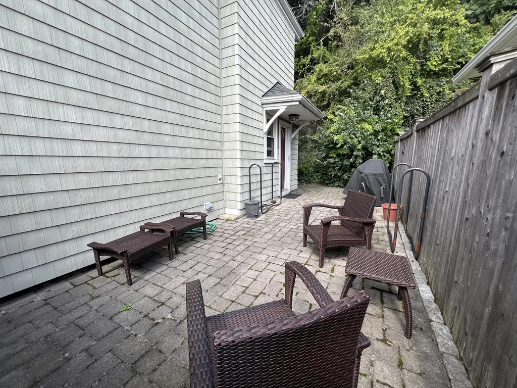 584 Humphrey St, Swampscott