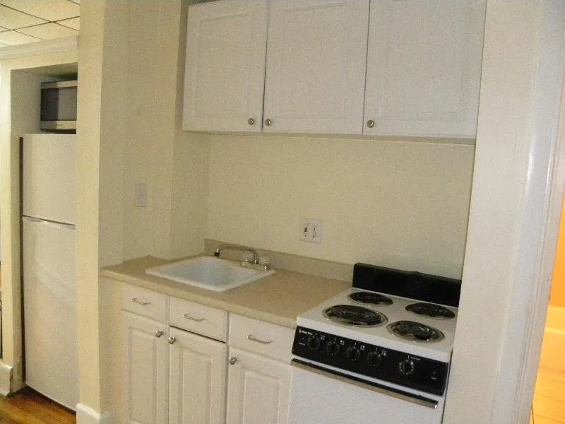 879 Beacon St, Fenway