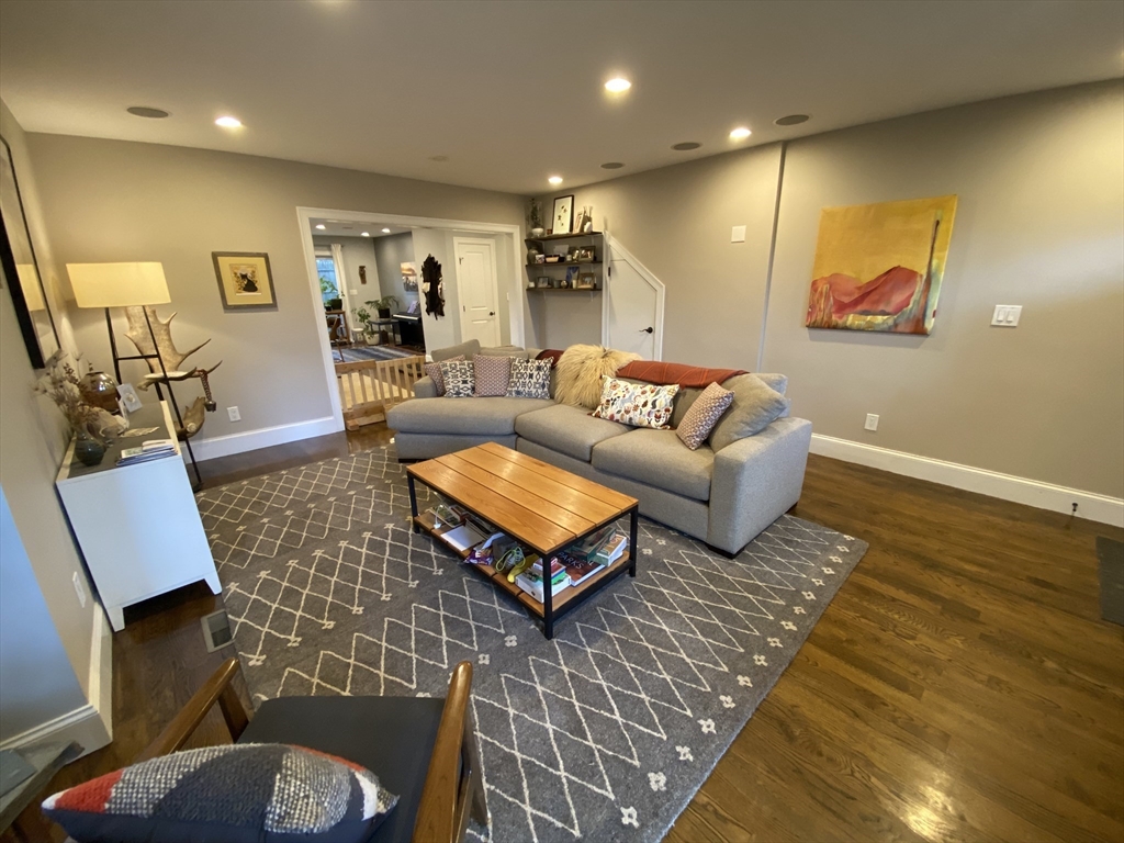 15 Oakdale, Jamaica Plain