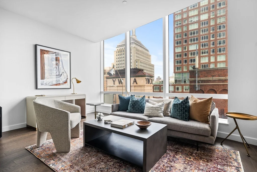 430 Stuart St, Back Bay