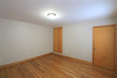 136 Columbia St, The Port