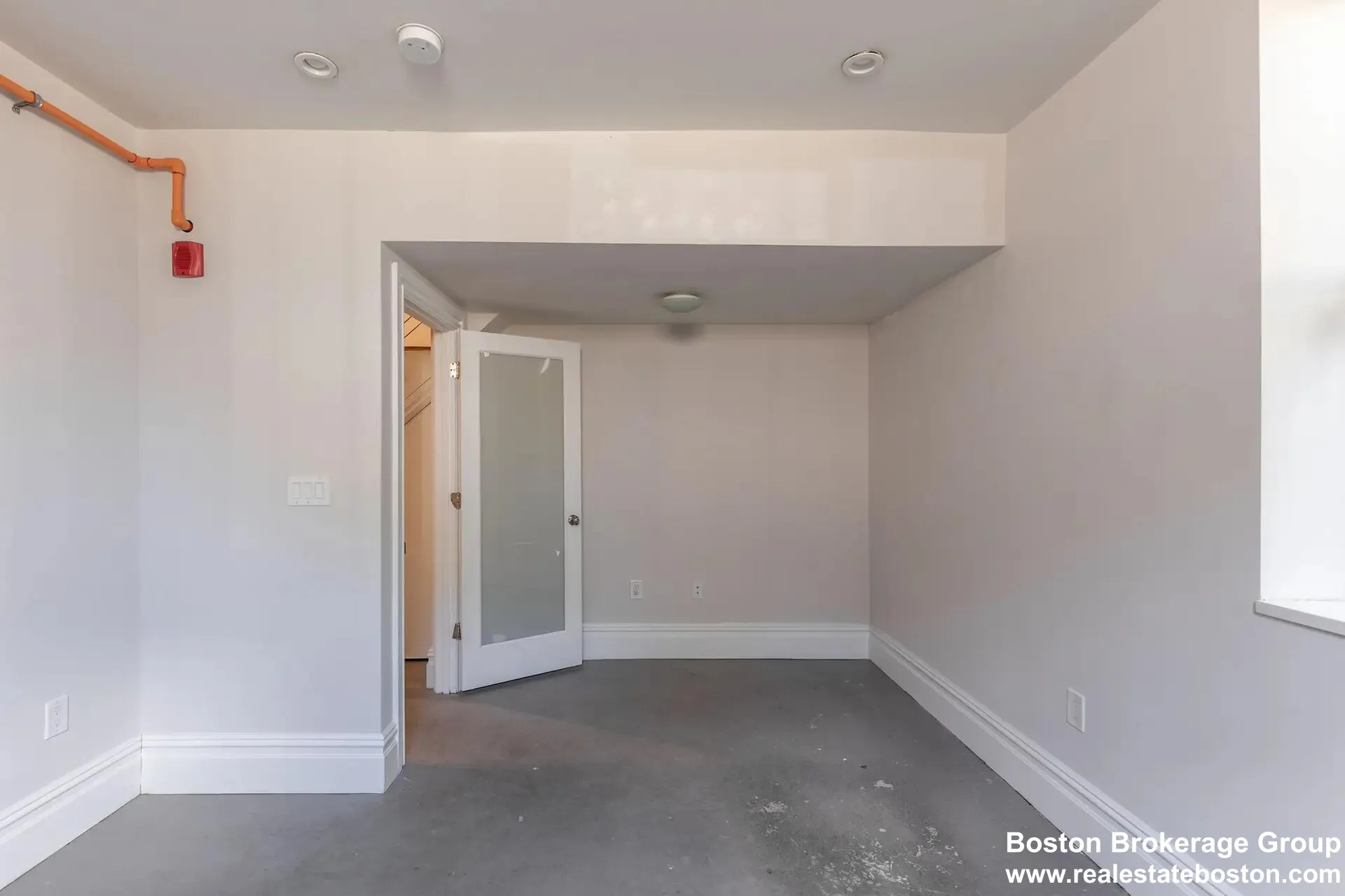 89 Cedar St, Roxbury