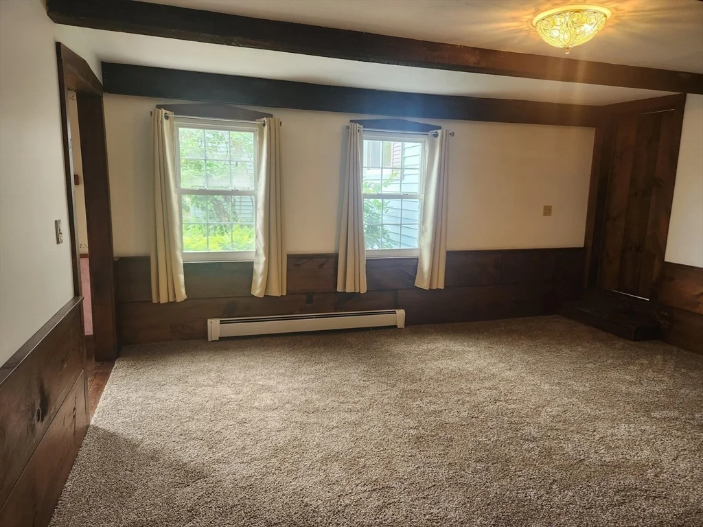 285 Main St, Spencer