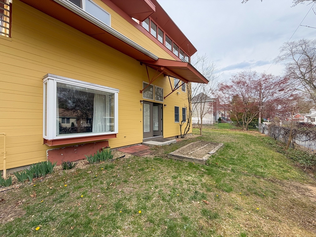 5 Avondale Ave, Billerica