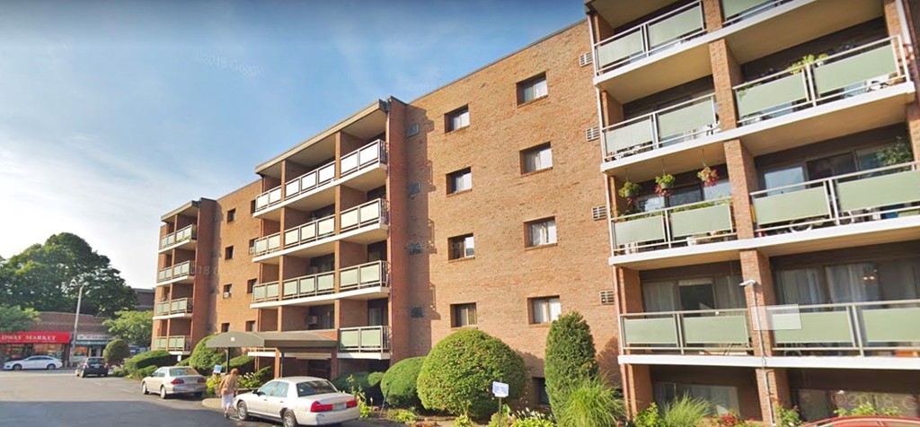 881 Broadway, Everett