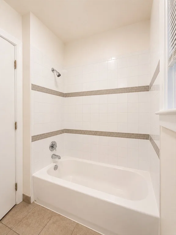 128 Shawmut St, Chelsea
