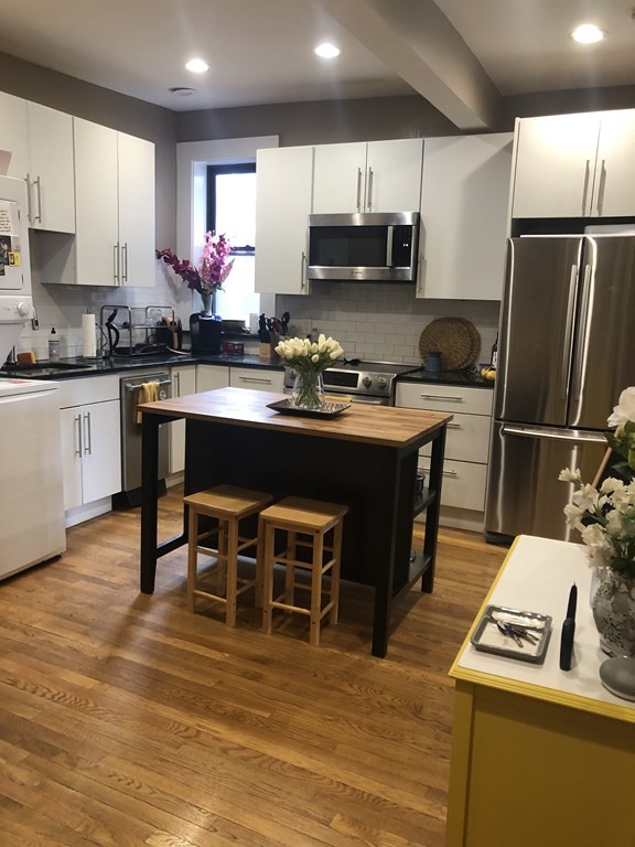 137 Peterborough St, Fenway