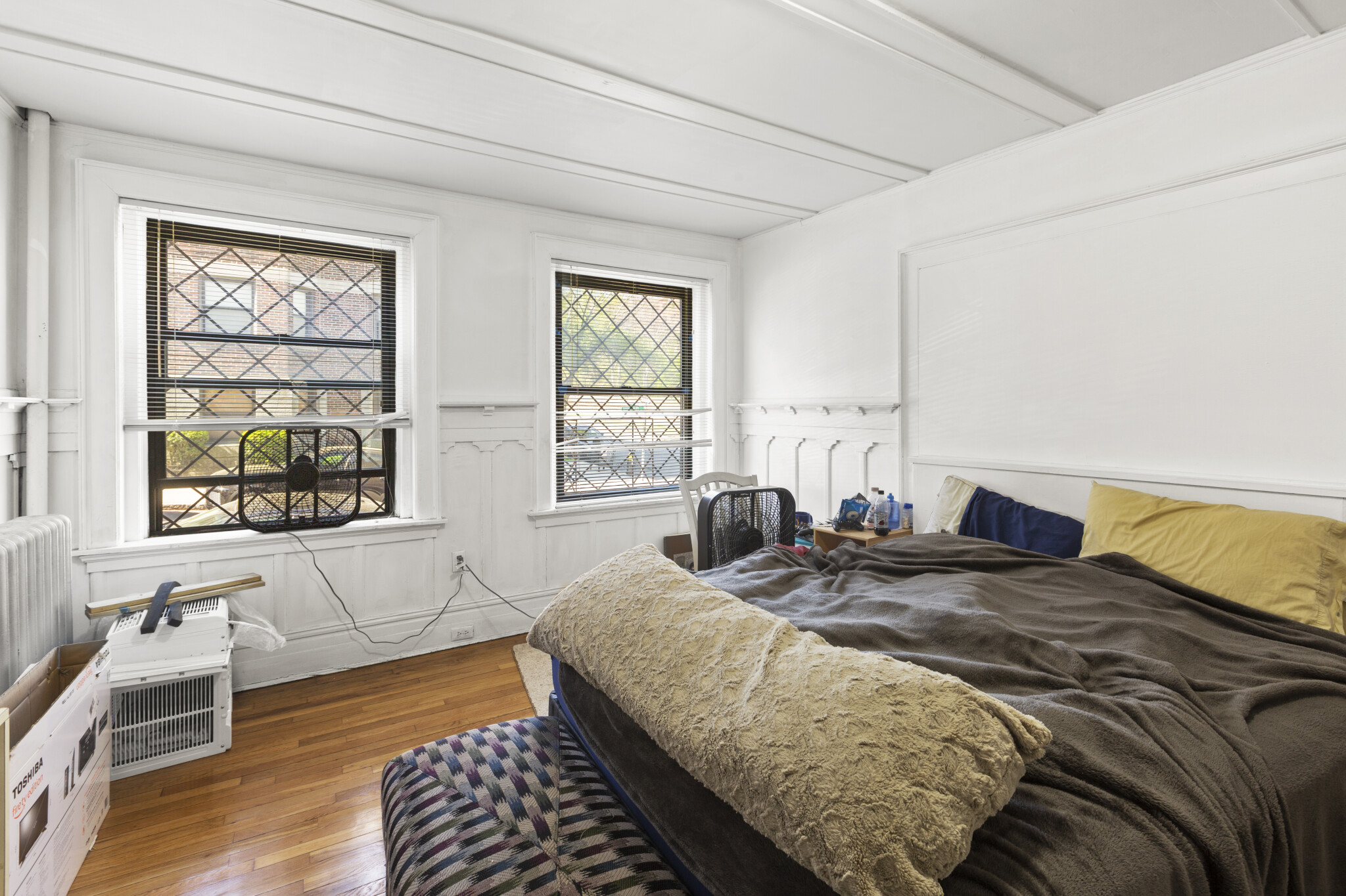 1462 Commonwealth, Brighton