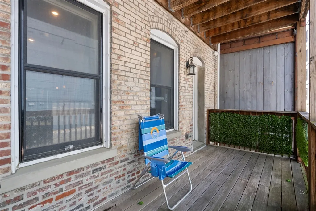 338 Meridian St, Central Square