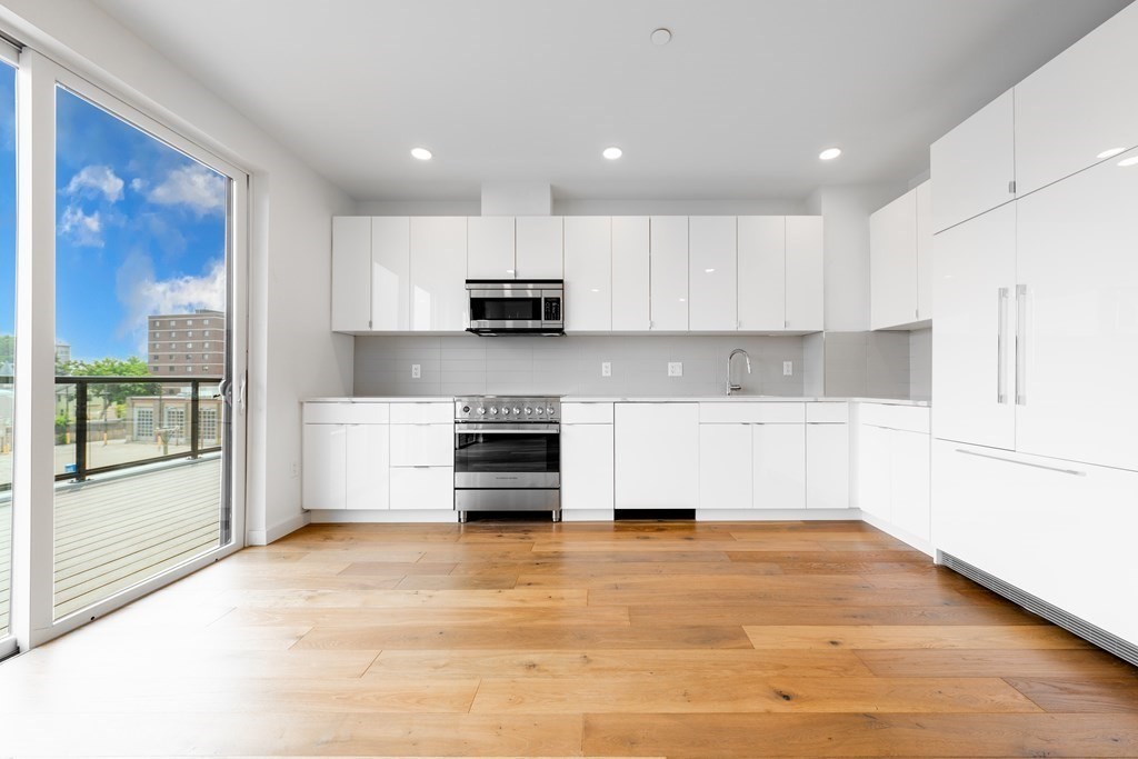 97 Elmwood, North Cambridge