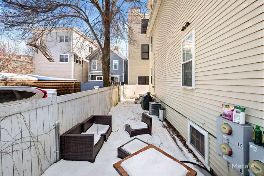 8 Mohawk St, South Boston