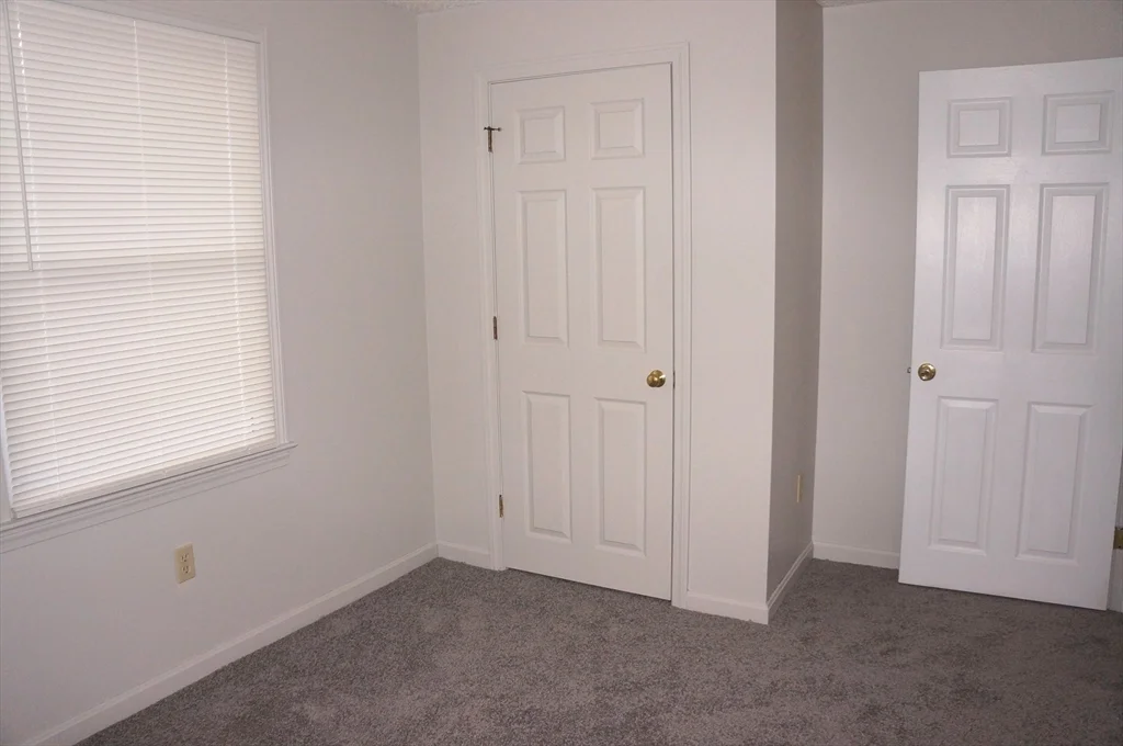 567 Mendon Rd, Attleboro