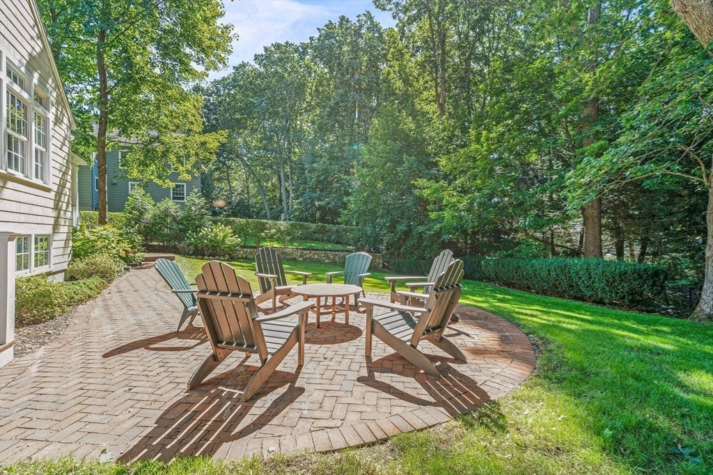 37 Tennyson Rd, Wellesley