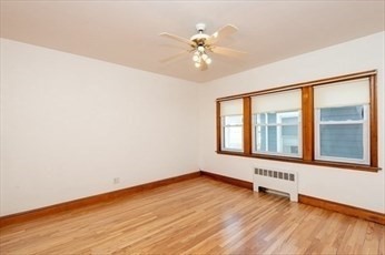 267 Lynn Shore Dr, Diamond District