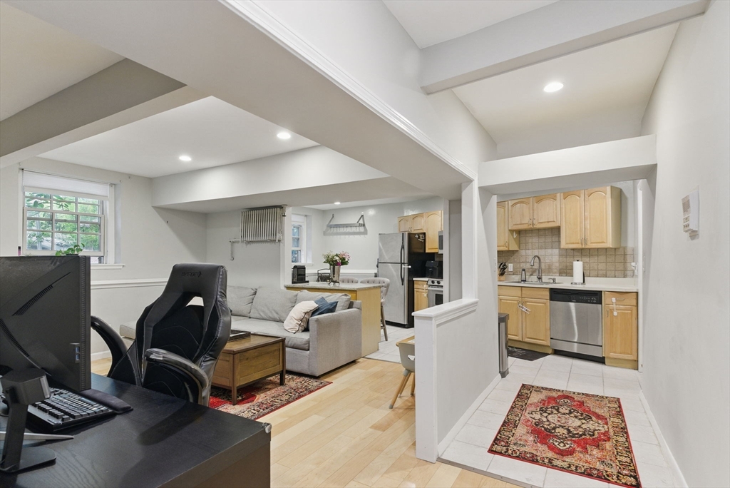 240 Brattle St, West Cambridge