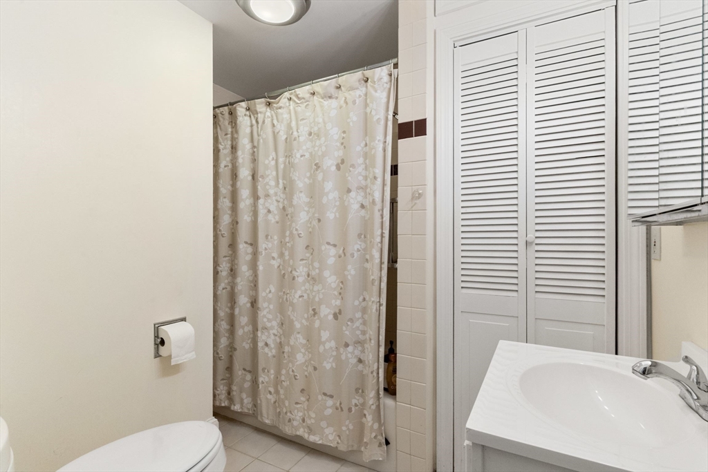 148 Lakeview Ave, West Cambridge