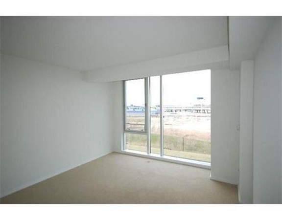 2 Earhart, East Cambridge