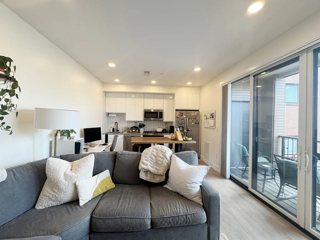 277 Border St, East Boston