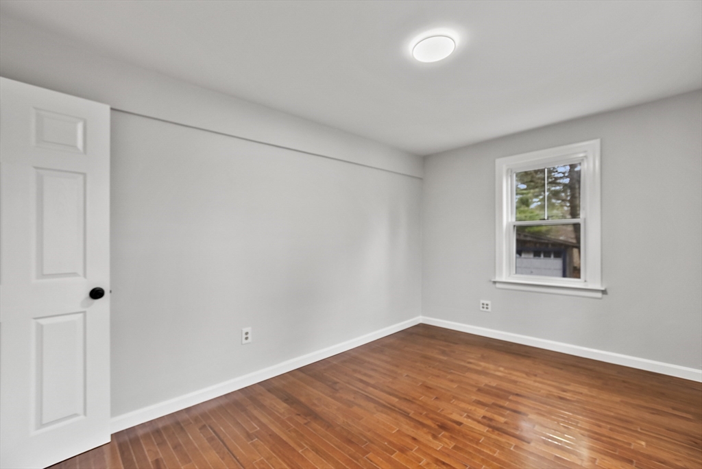 138 Walker Rd, Shirley