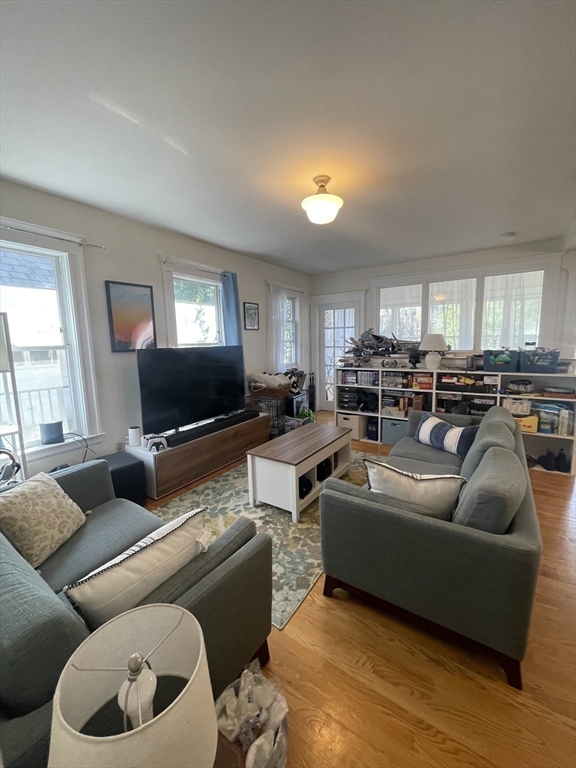 20 Burnham St, Tufts