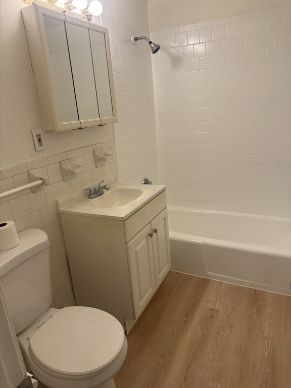 707 Bedford St, Abington