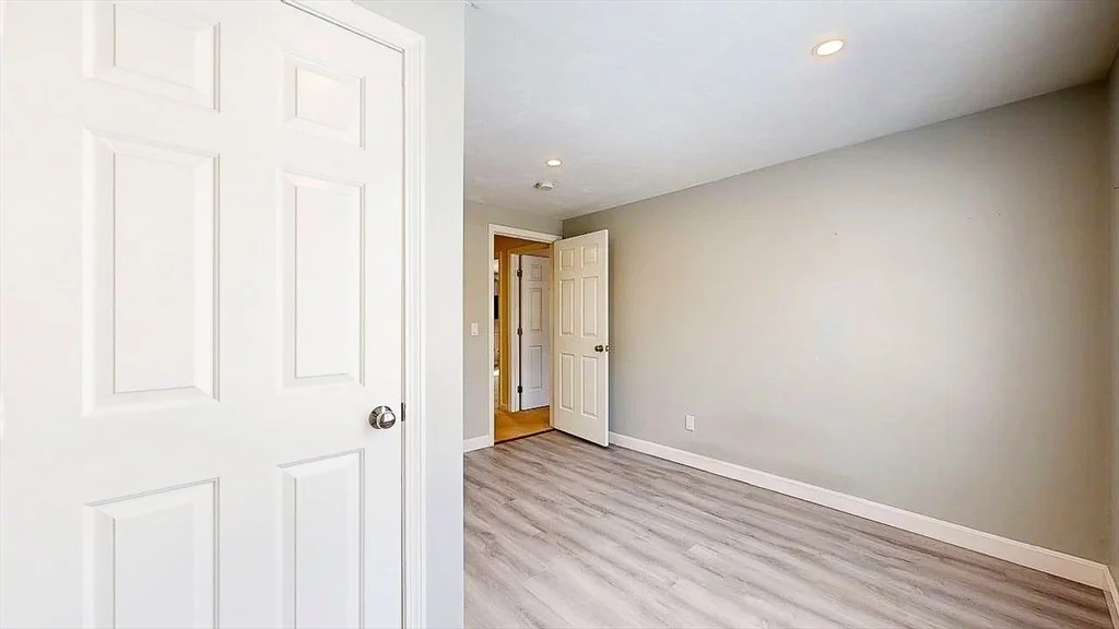 12 Coldbrook Rd, Millbury