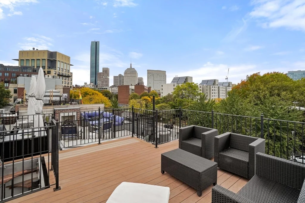 39 Dwight St, South End