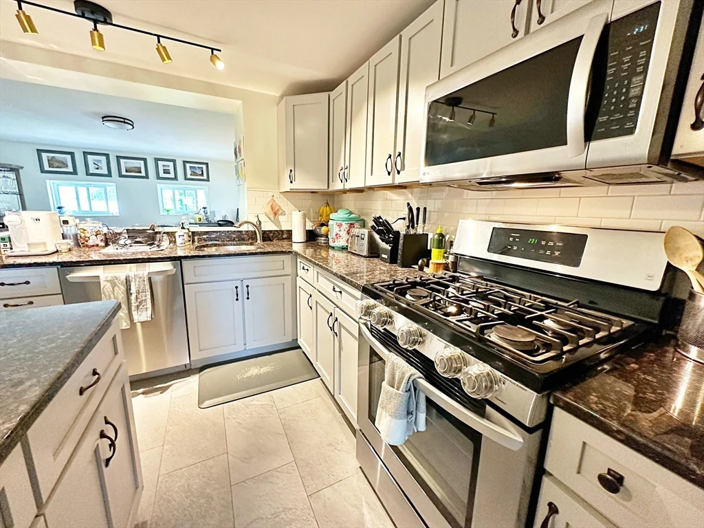 72 Cottage St, East Boston
