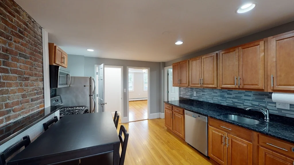 101 Baxter St, South Boston
