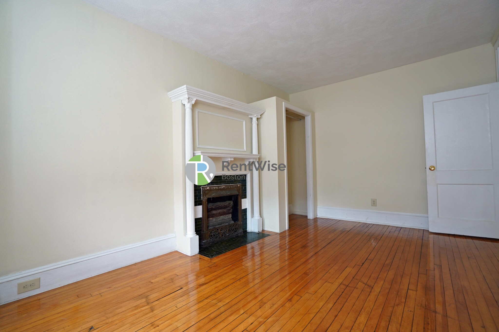 1367 Commonwealth Ave, Brighton