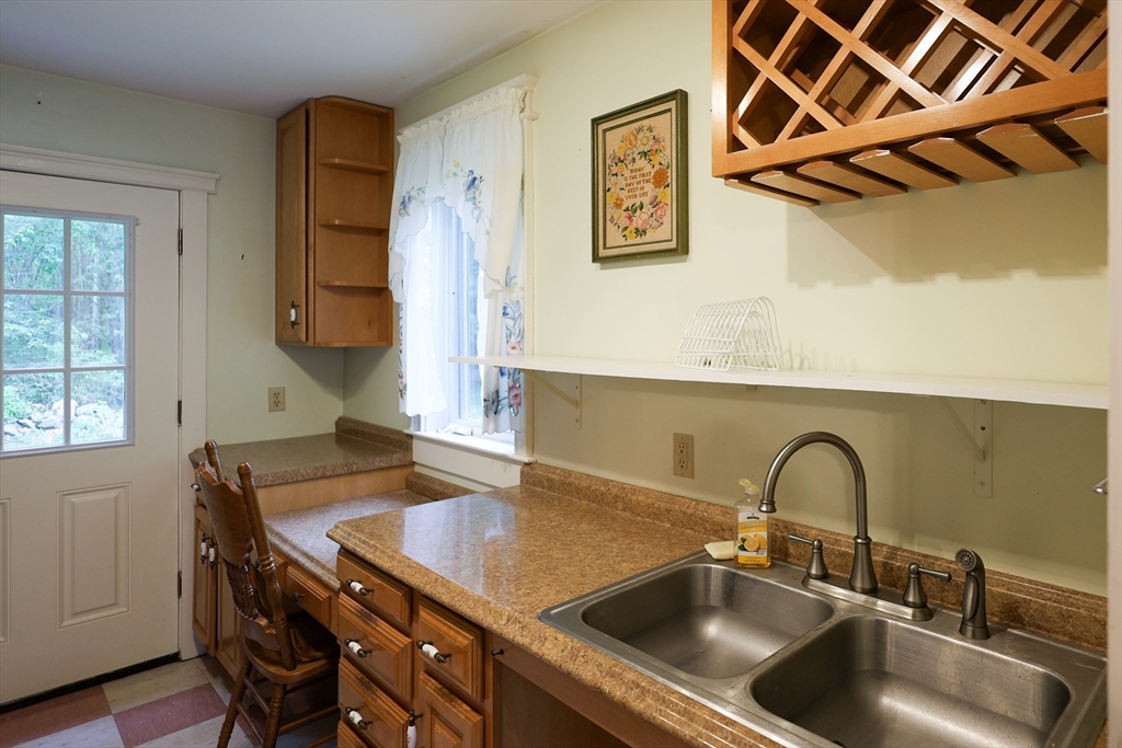 288 Goldthwaite Rd, Whitinsville