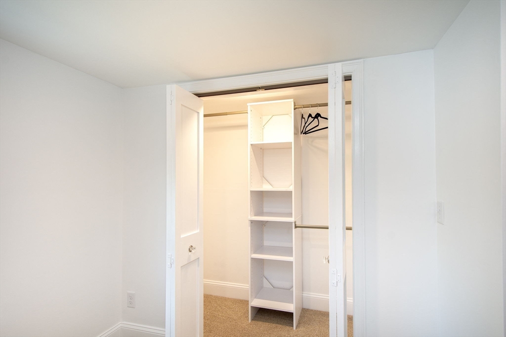 1A Roc Fall Rd, Hingham