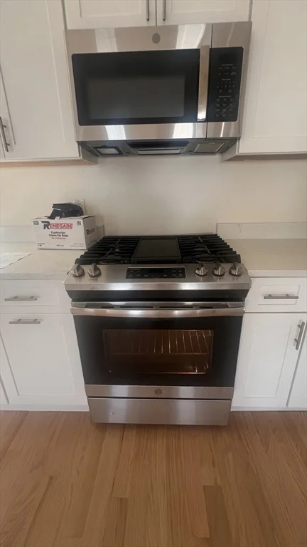 14 Humboldt Pl, South Boston