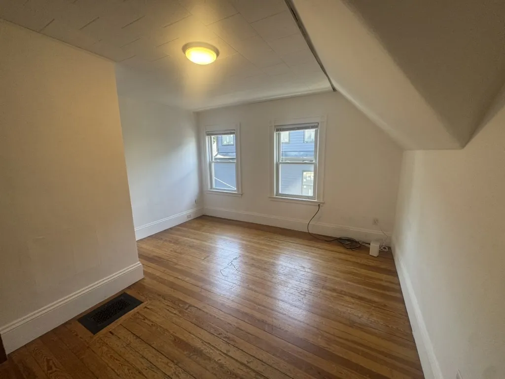 582 Cambridge St, Beacon Hill