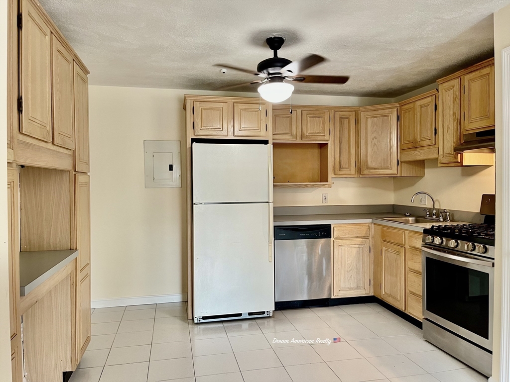 5 Kenmar Dr, Billerica