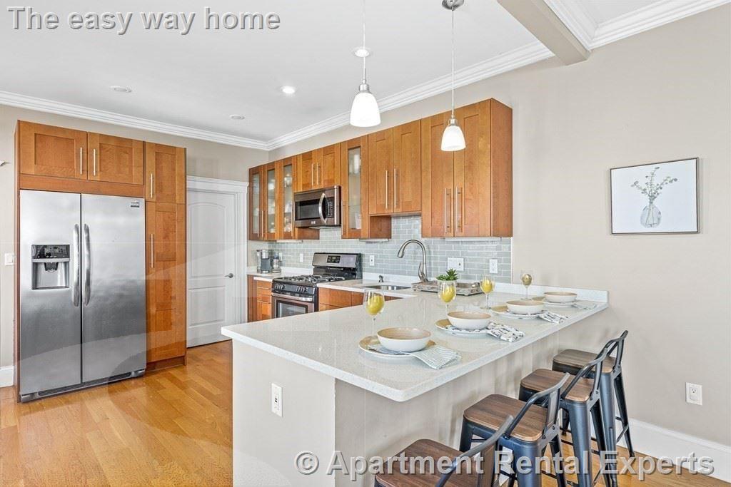 52 Stanley Ave, Tufts