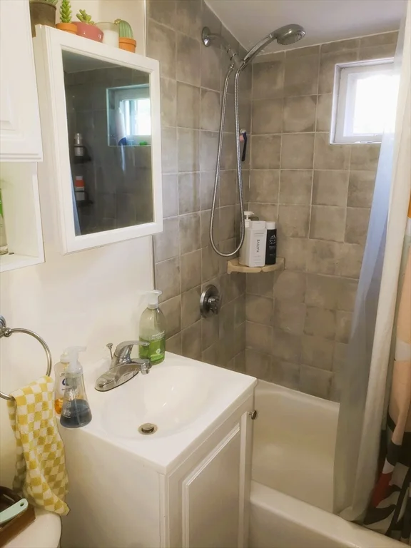 478 Medford St, Somerville