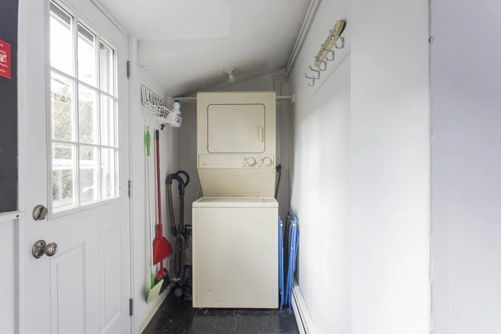 43 Bayview Rd, Great Neck