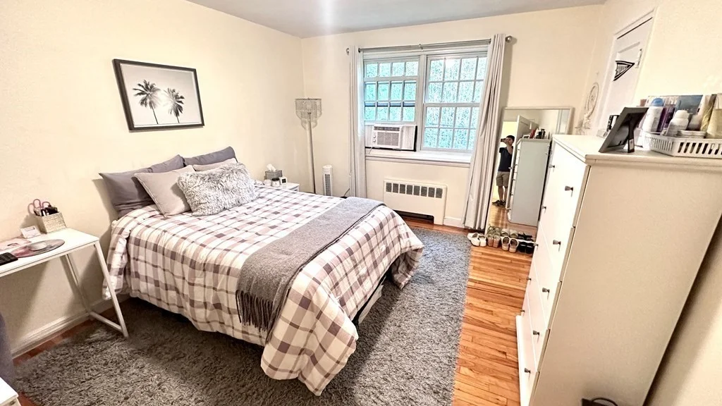 648 Washington St, Coolidge Corner