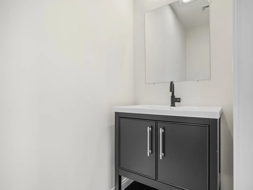 48 Woodward St, South Boston