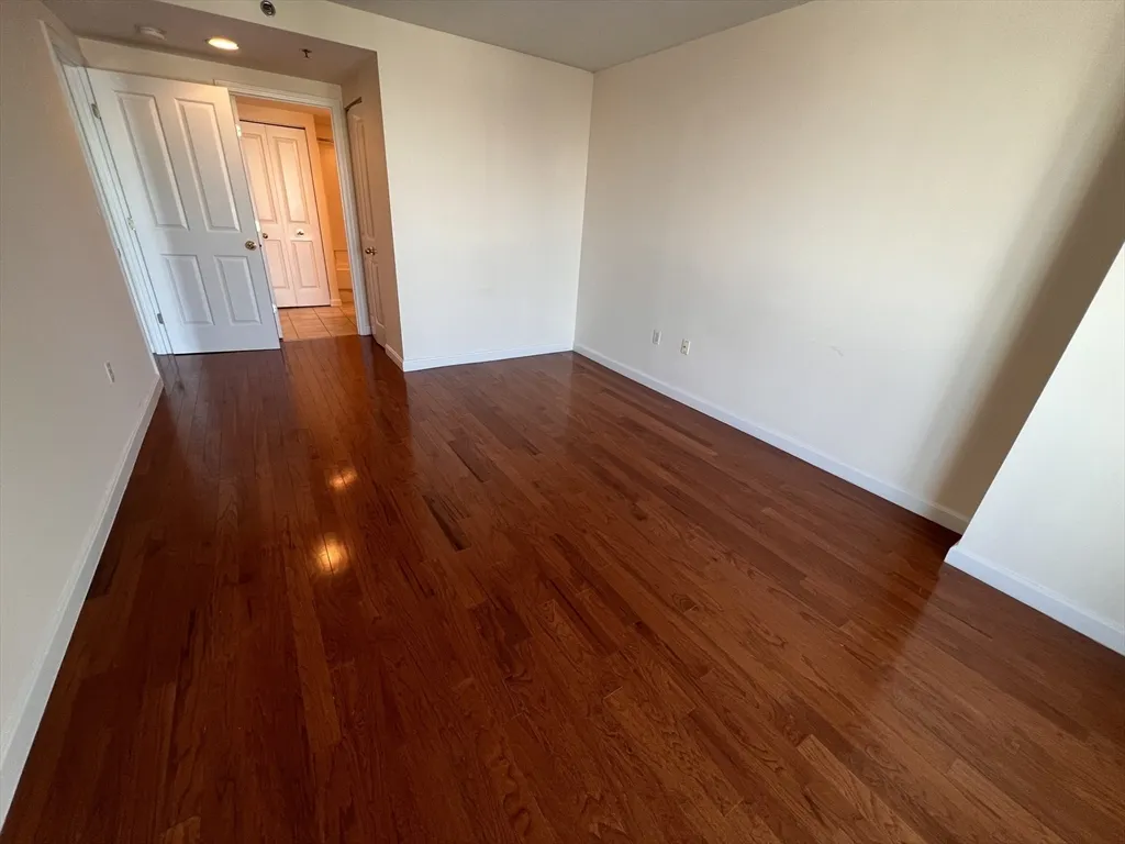 8 Museum Way, East Cambridge