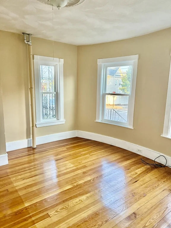 78 Summer St, Everett