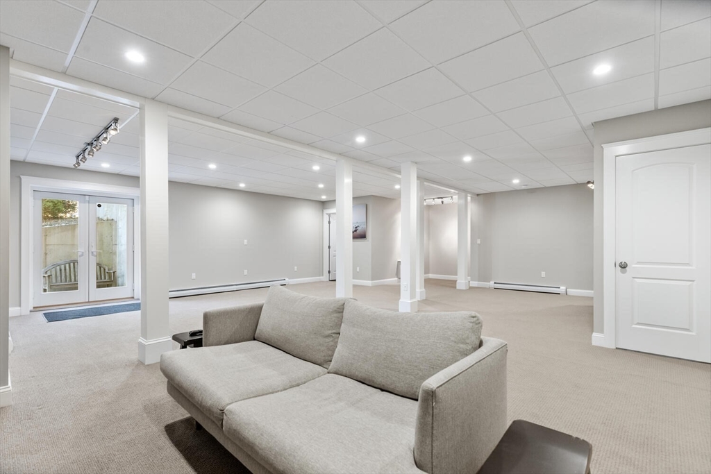 110 Clamshell Cove Rd, Cotuit