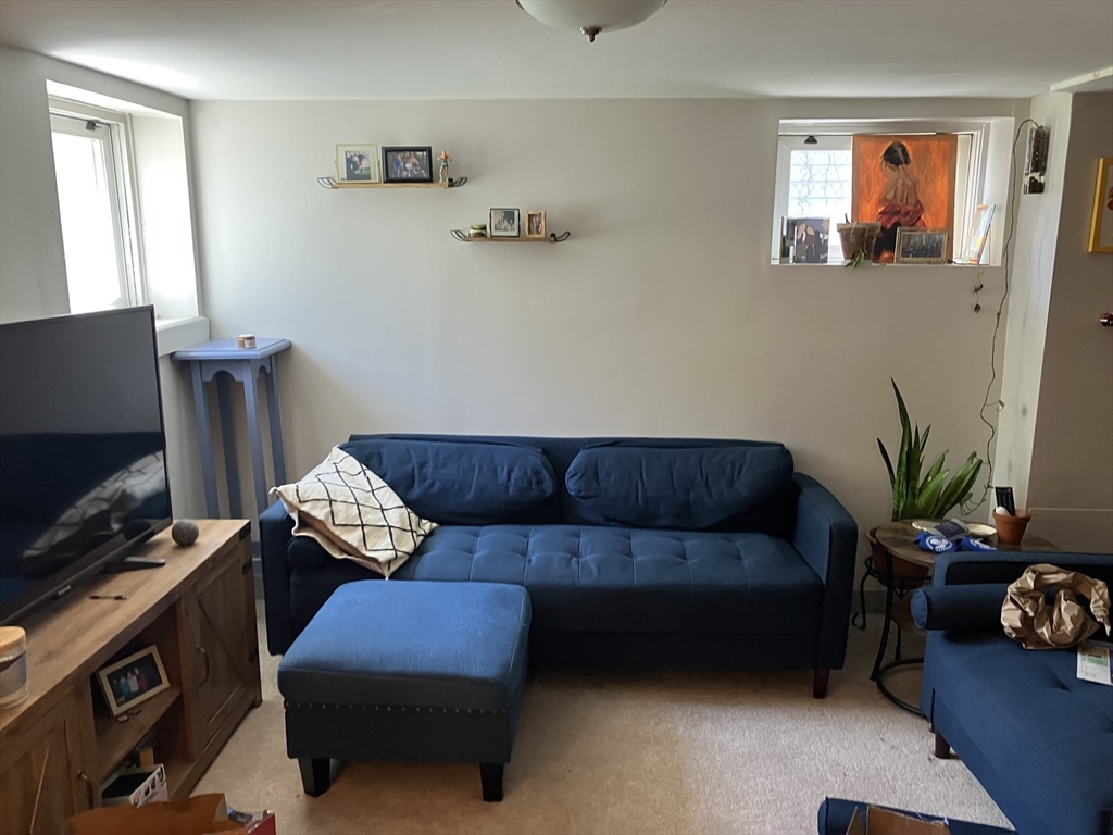 73 Lowell, Spring Hill