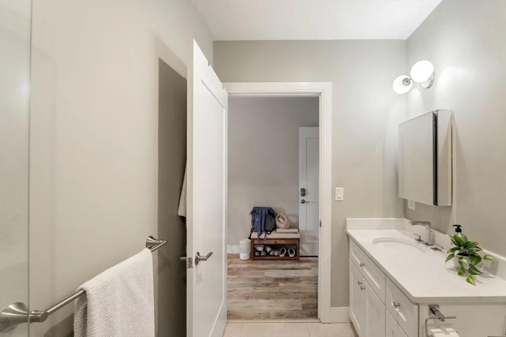 1457 Tremont St, Mission Hill