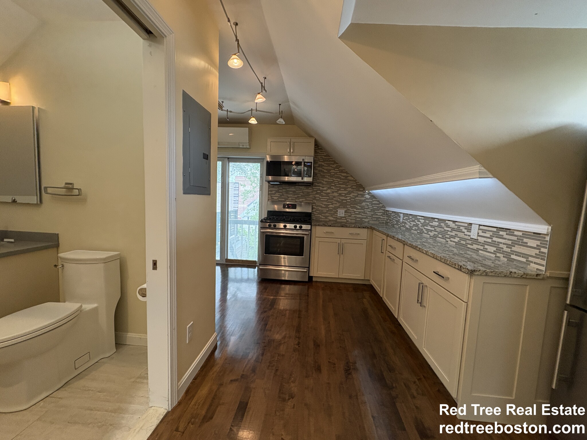 21 Holton St, Allston