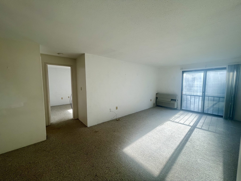 9 Village Rock Ln, Natick