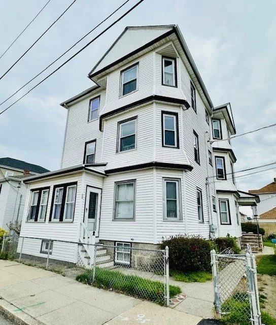 60 Murray St, Fall River