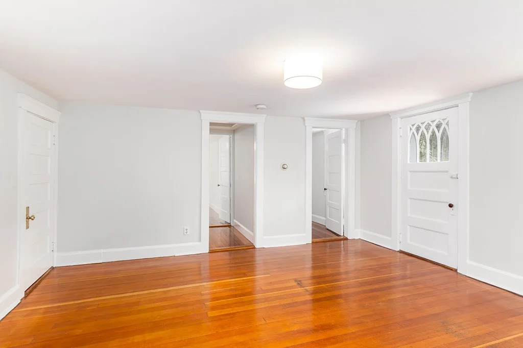 92 Farmers Row, Groton
