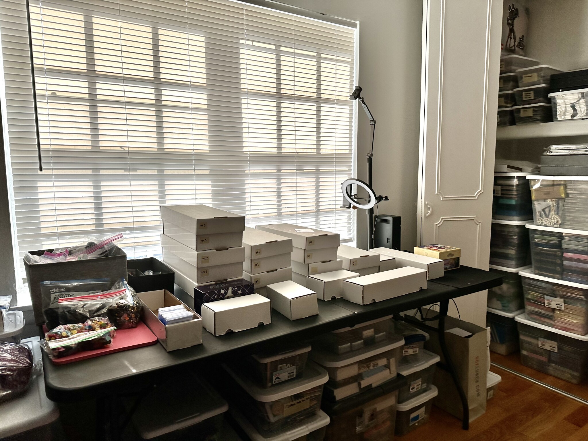 166 Lake Shore Rd, Oak Square